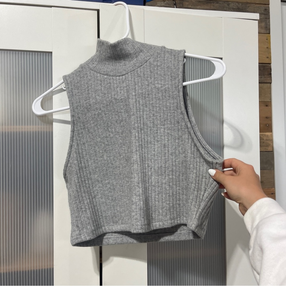 Gray Sweater tank with turtle neck